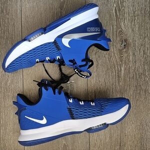 Nike 2020 Lebron Witness V.5 Air Zoom sz 11.5